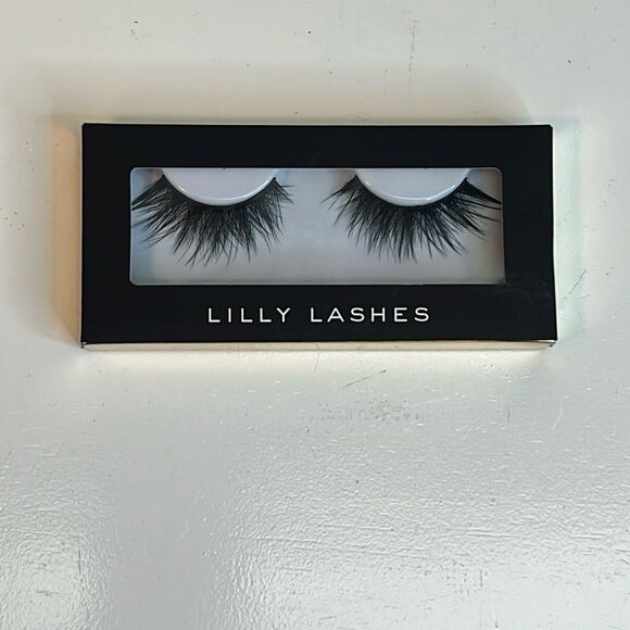 Lilly Lashes - Premium Synthetic "Faux Mink Strip Lashes" - Picture 1 of 2